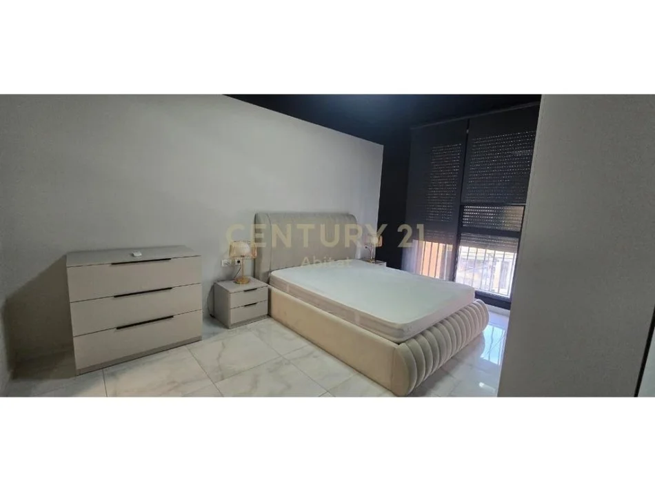 Shqiperi, jepet me qera apartament 2+1+Ballkon Kati 2, 93 m² 1.100 € (kompleksi dinamo)