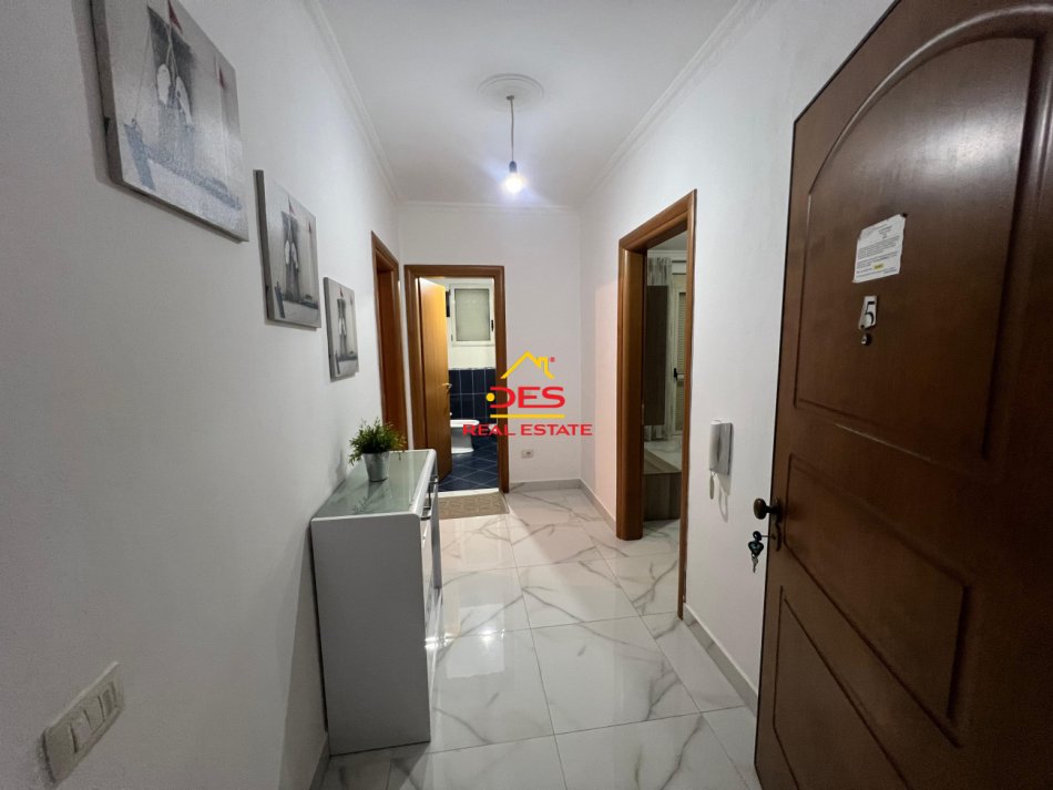 Vlore, shitet apartament 1+1+Ballkon Kati 2, 85 m² 155.000 € (Rruga Murat Tërbaçi)