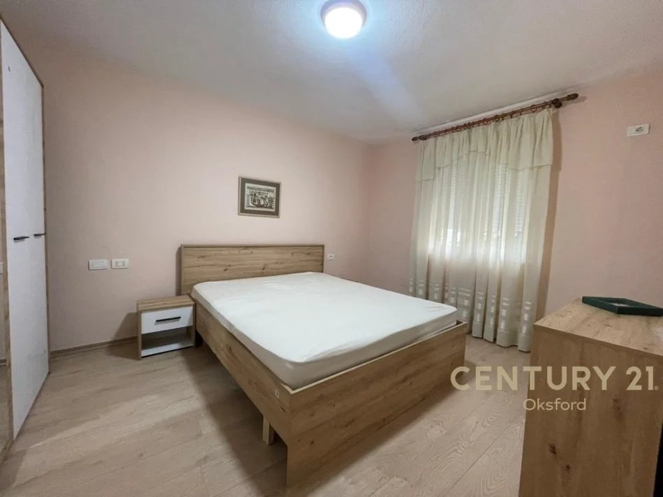 Tirane, jepet me qera apartament 2+1+Ballkon Kati 4, 70 m² 650 € (muhamet gjollesha)