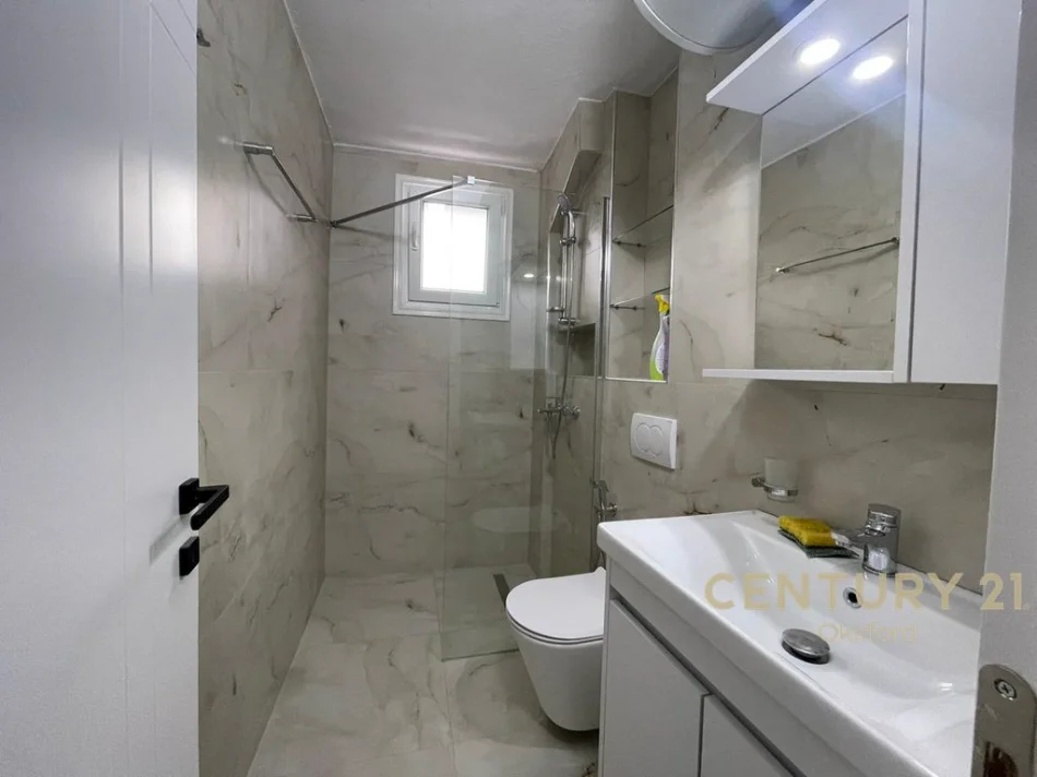 Tirane, jepet me qera apartament 2+1+Ballkon Kati 4, 70 m² 650 € (muhamet gjollesha)