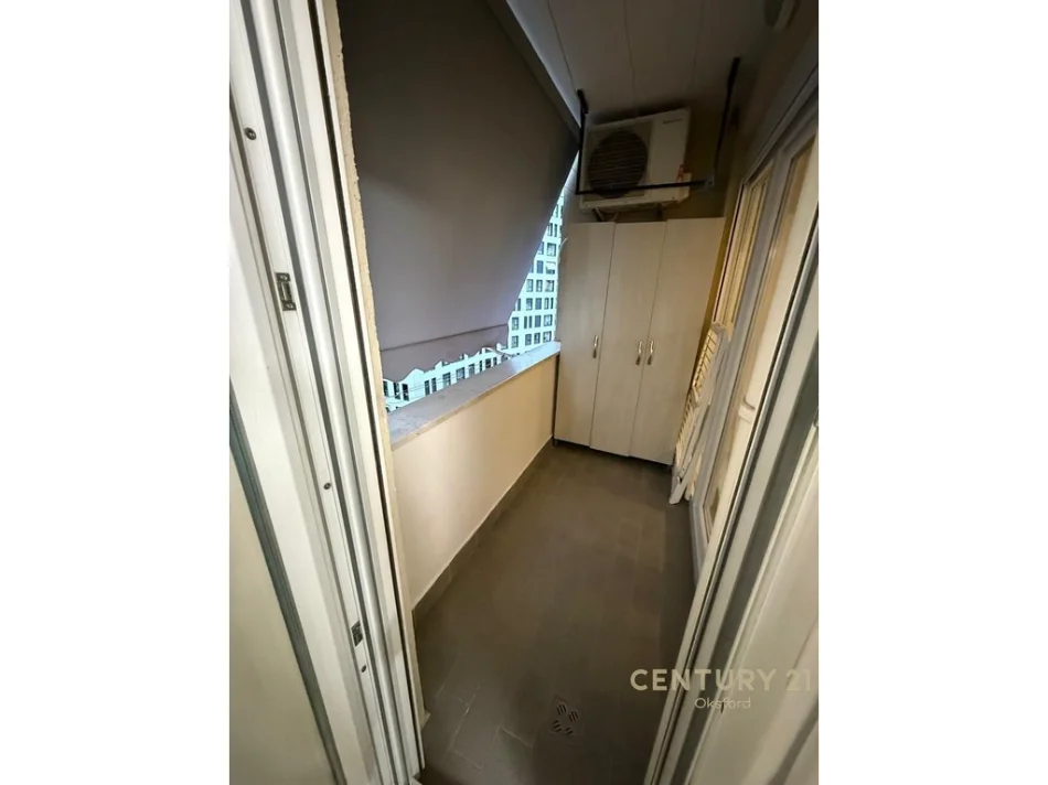 Tirane, jepet me qera apartament 2+1+Ballkon Kati 7, 80 m² 770 € (kompleksi magnet)