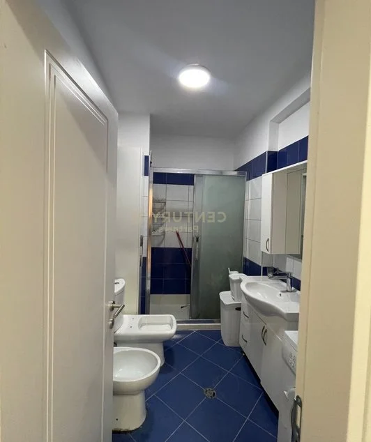 Tirane, shitet apartament 1+1 Kati 7, 65 m² 115.000 € (Vila L)