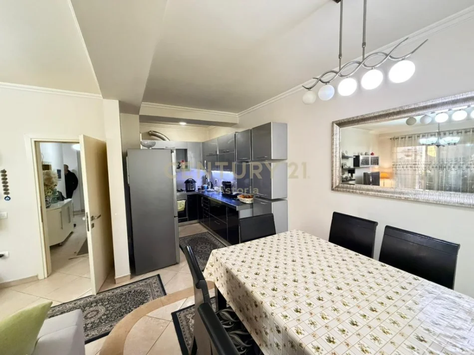 Tirane, shitet apartament Kati 8, 117 m² 320.000 € 