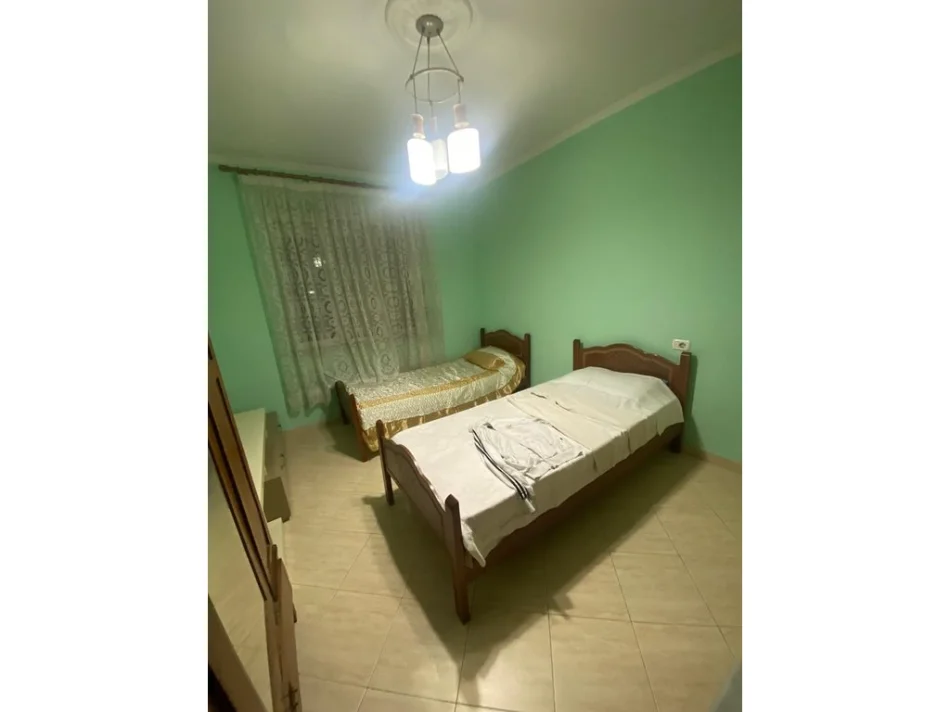 Tirane, jepet me qera apartament 3+1+Ballkon Kati 2, 100 m² 600 € (tirana e re , rruga sami frasheri)