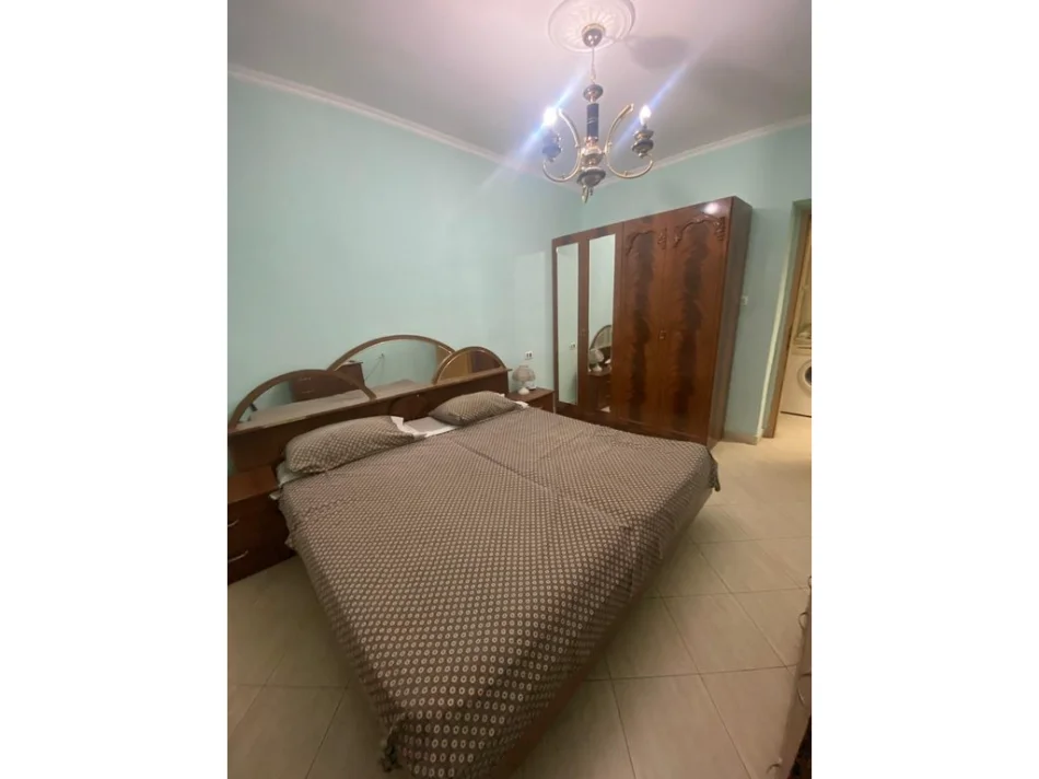 Tirane, jepet me qera apartament 3+1+Ballkon Kati 2, 100 m² 600 € (tirana e re , rruga sami frasheri)