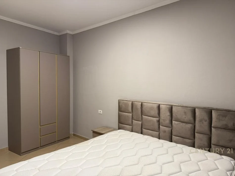 Tirane, jepet me qera apartament 2+1 Kati 2, 99 m² 650 € (don bosko)