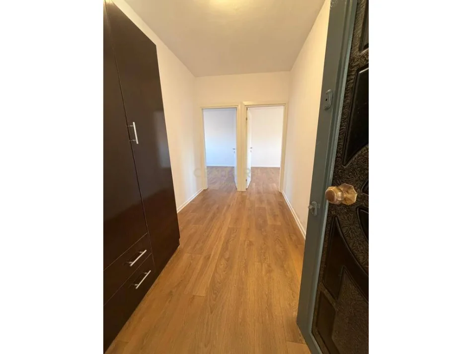 Tirane, shitet apartament 1+1 Kati 5, 58 m² 95.000 € (Oxhaku)