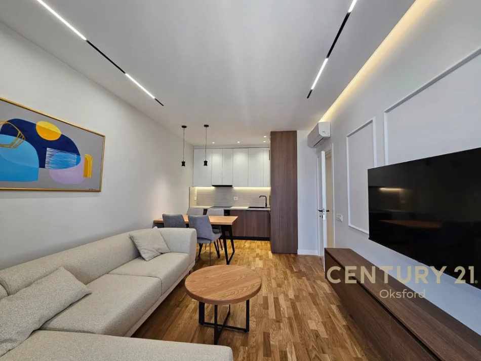 Tirane, shitet apartament 2+1+Ballkon Kati 9, 310.000 € (mine peza)