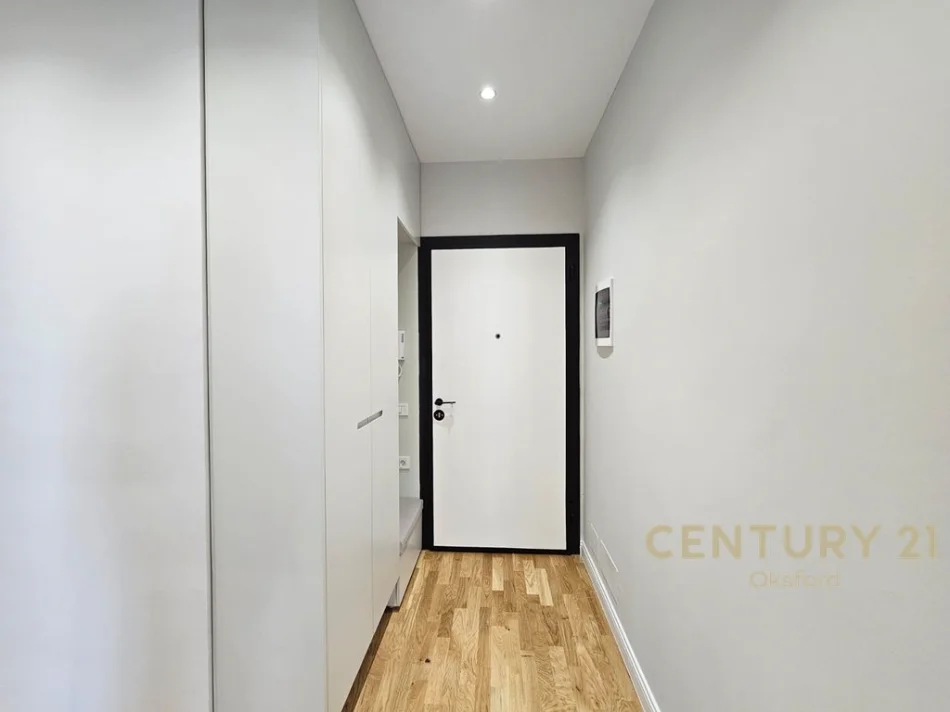 Tirane, shitet apartament 2+1+Ballkon Kati 9, 310.000 € (mine peza)