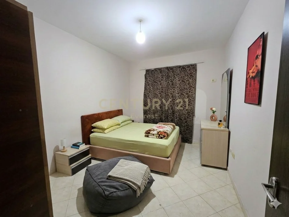 Tirane, shitet apartament 2+1 Kati 4, 104.000 m² 140.000 € (yzberish)