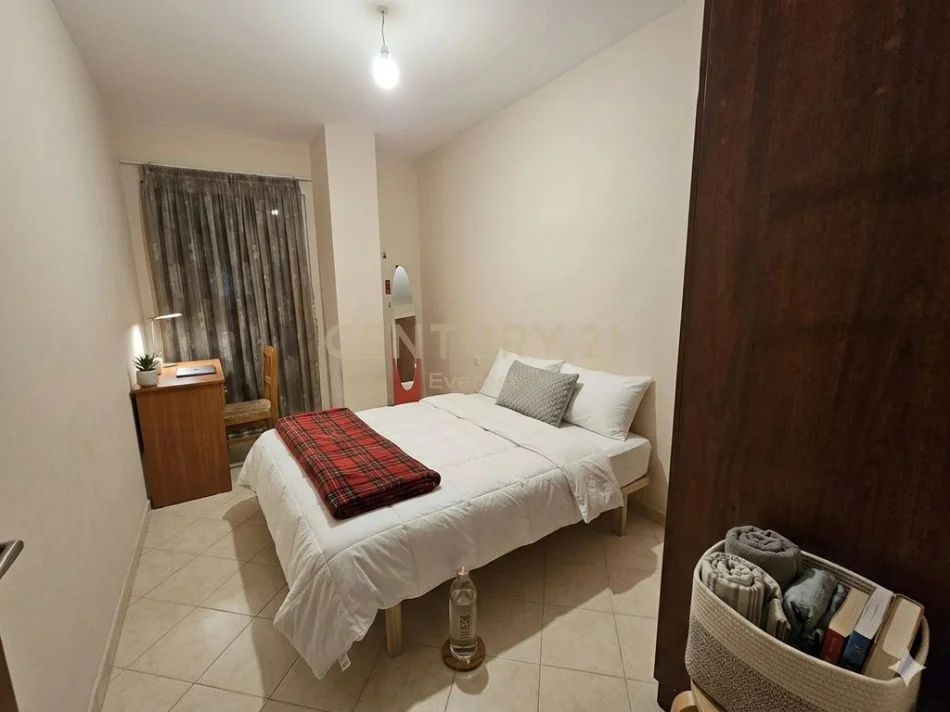 Tirane, shitet apartament 2+1 Kati 4, 104 m² 140.000 € (Yzberisht)