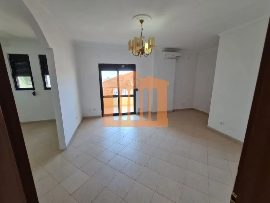 Durres, shitet apartament 2+1+Ballkon Kati 9, 105 m² 90.000 € 