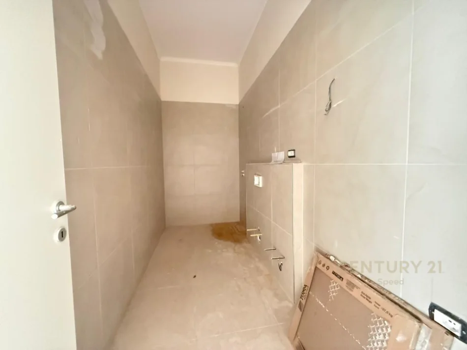 Tirane, shitet apartament 2+1+Ballkon Kati 1, 106 m² 127.200 € (fresk)