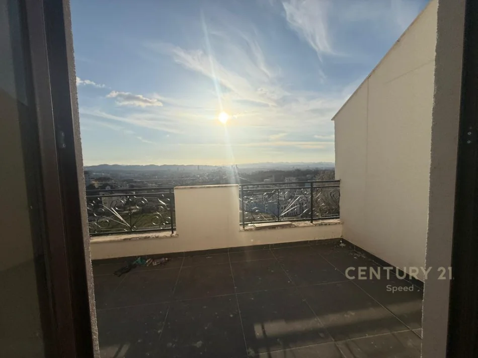 Tirane, shitet apartament 2+1+Ballkon Kati 1, 106 m² 127.200 € (fresk)