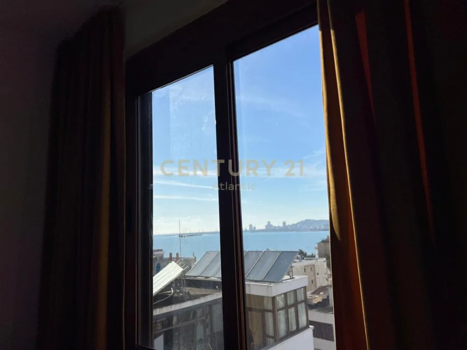 Durres, jepet me qera apartament 2+1 Kati 7, 82 m² 650 € (Plazh,hekurudha)