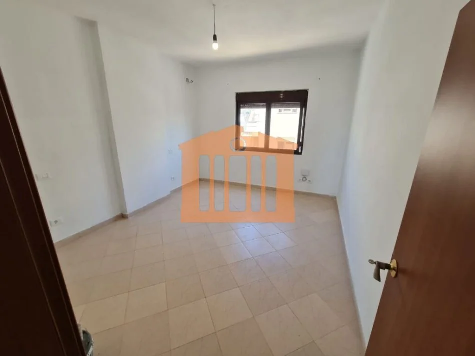 Durres, shitet apartament 2+1+Ballkon Kati 9, 105 m² 90.000 € 