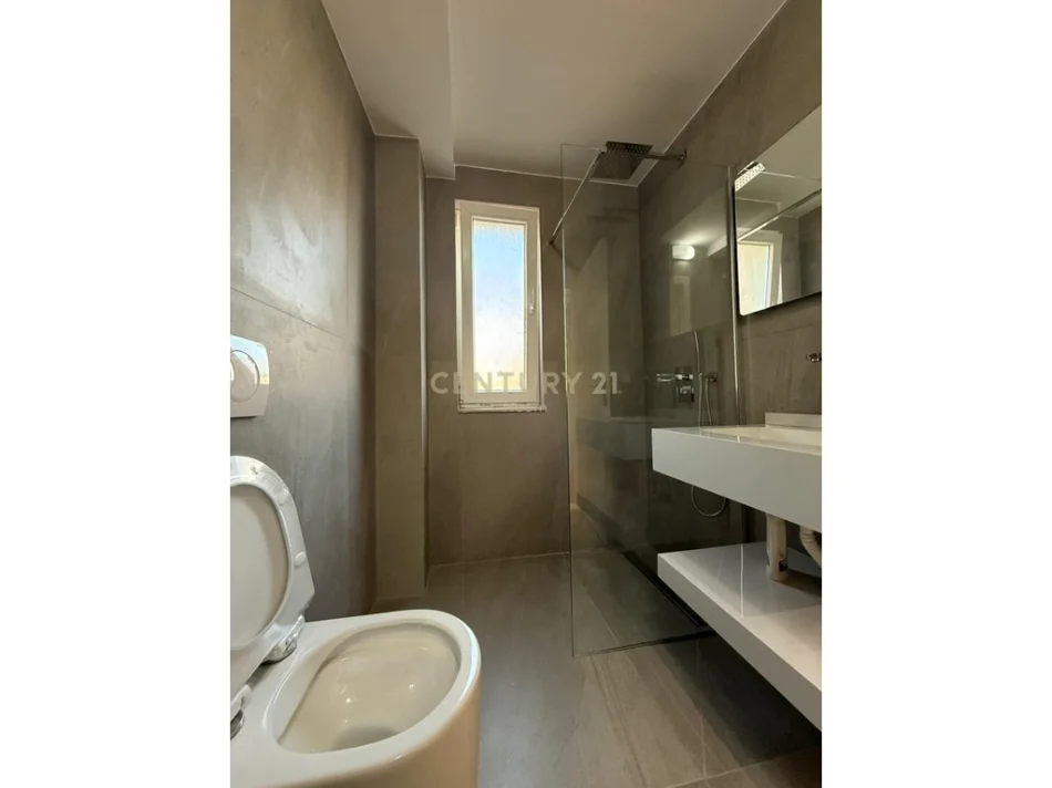 Tirane, shitet apartament 1+1 Kati 4, 53 m² 149.000 € (Selvia)