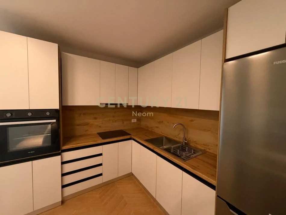 Tirane, shitet apartament 1+1 Kati 4, 53 m² 149.000 € (Selvia)