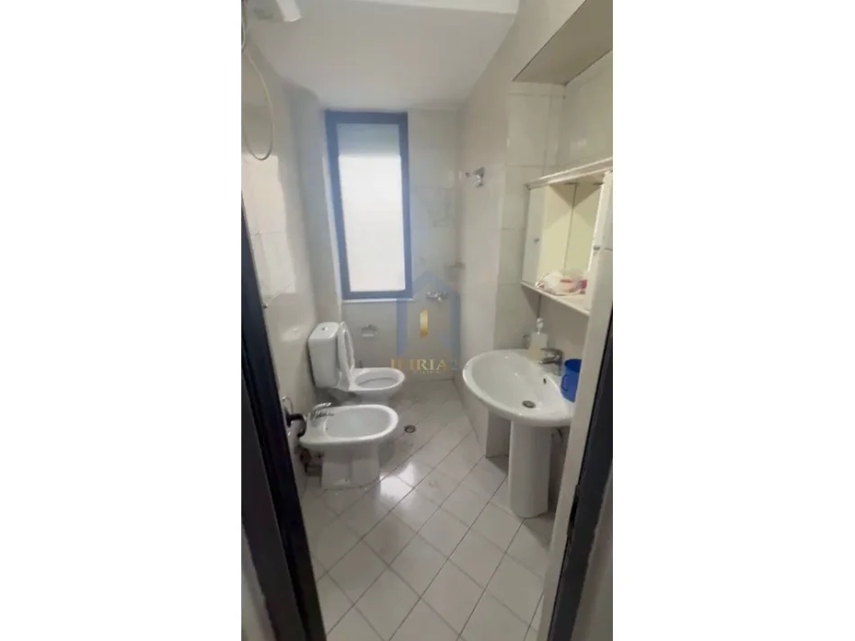 Tirane, shitet apartament 2+1+Ballkon Kati 1, 70 m² 160.000 € (Apartament 2+1 në shitje, tek Brryli)