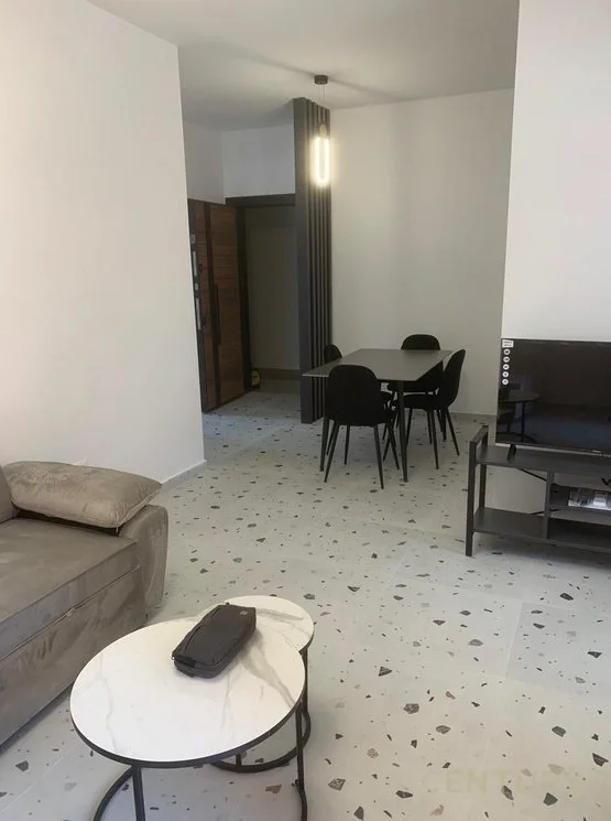 Tirane, jepet me qera apartament Kati 5, 60 m² 500 € (5 maji)