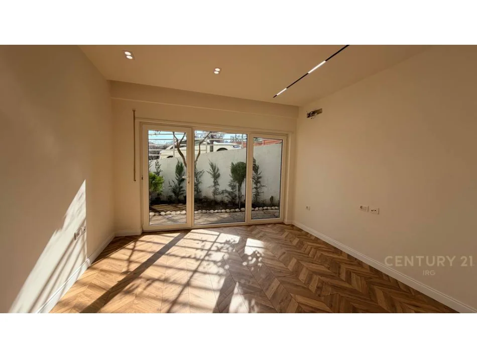 Tirane, shitet apartament 1+1 Kati 1, 67 m² 135.000 € 