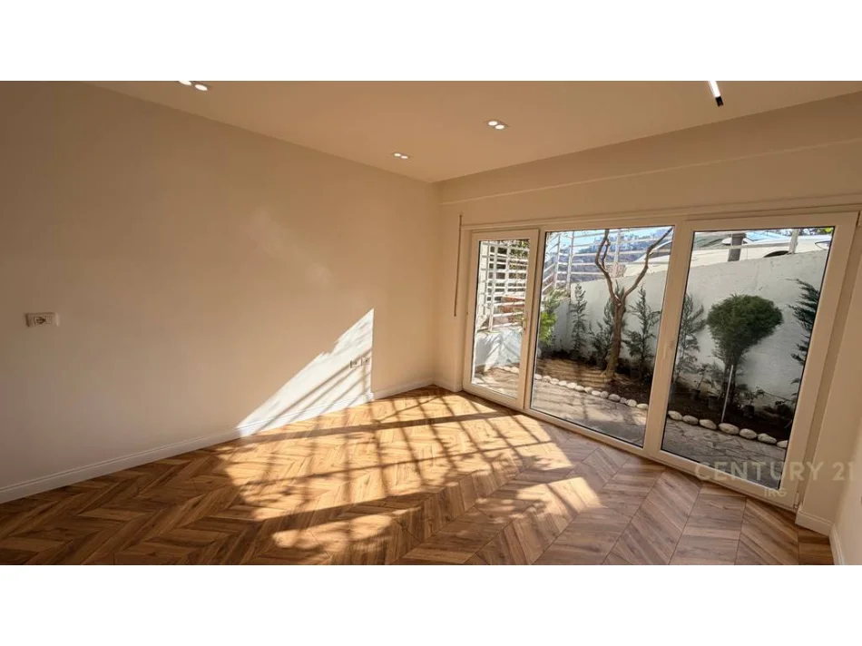 Tirane, shitet apartament 1+1+Ballkon Kati 1, 67 m² 135.000 € (Kodra e Diellit)