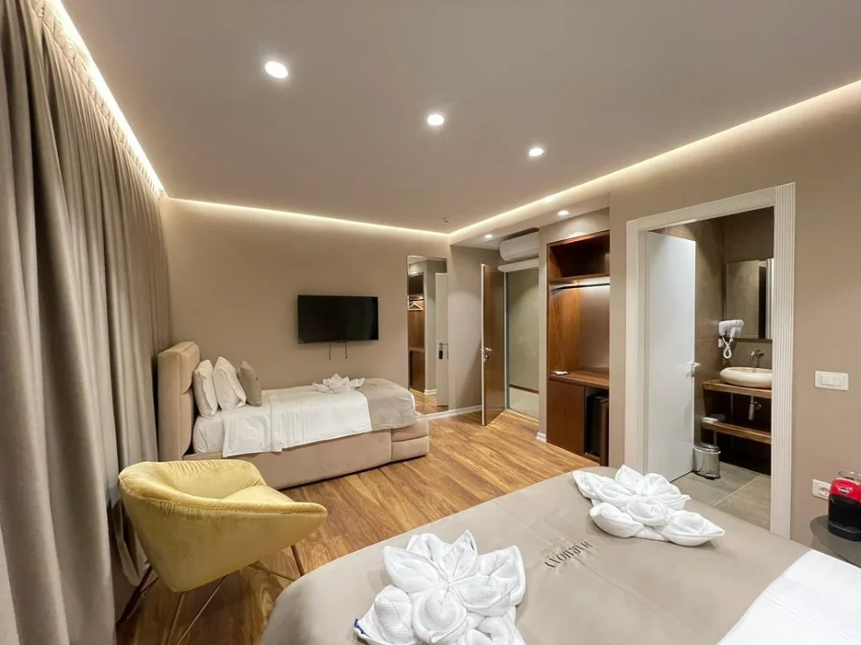 Tirane, shitet hotel Kati 4, 602 m² 1.500.000 € (Vlore)
