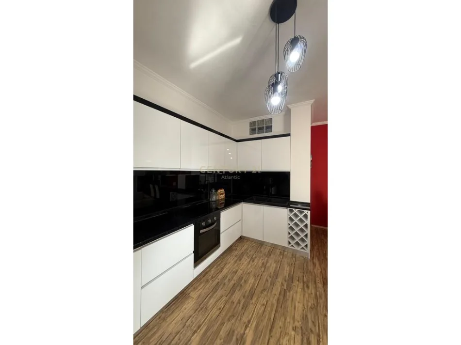 Durres, jepet me qera apartament 1+1 Kati 6, 80 m² 350 €