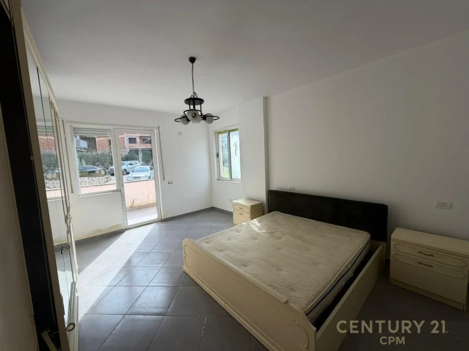 Tirane, shitet apartament 2+1+Ballkon Kati 1, 138 m² 180.000 € (Kopshti botanik)