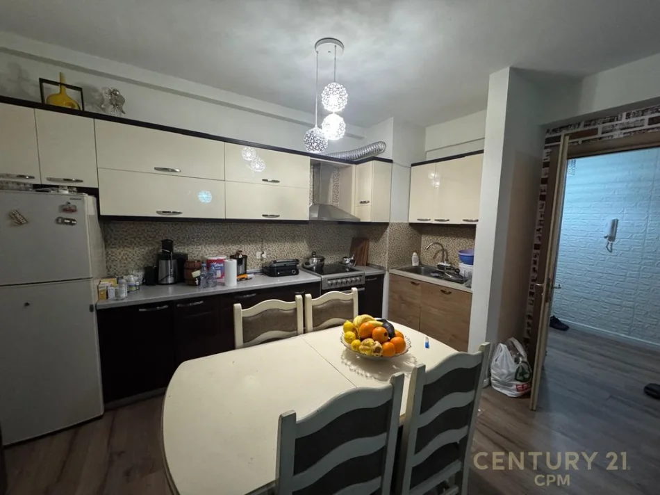 Tirane, shitet apartament 1+1 , 92 m² 120.000 € 