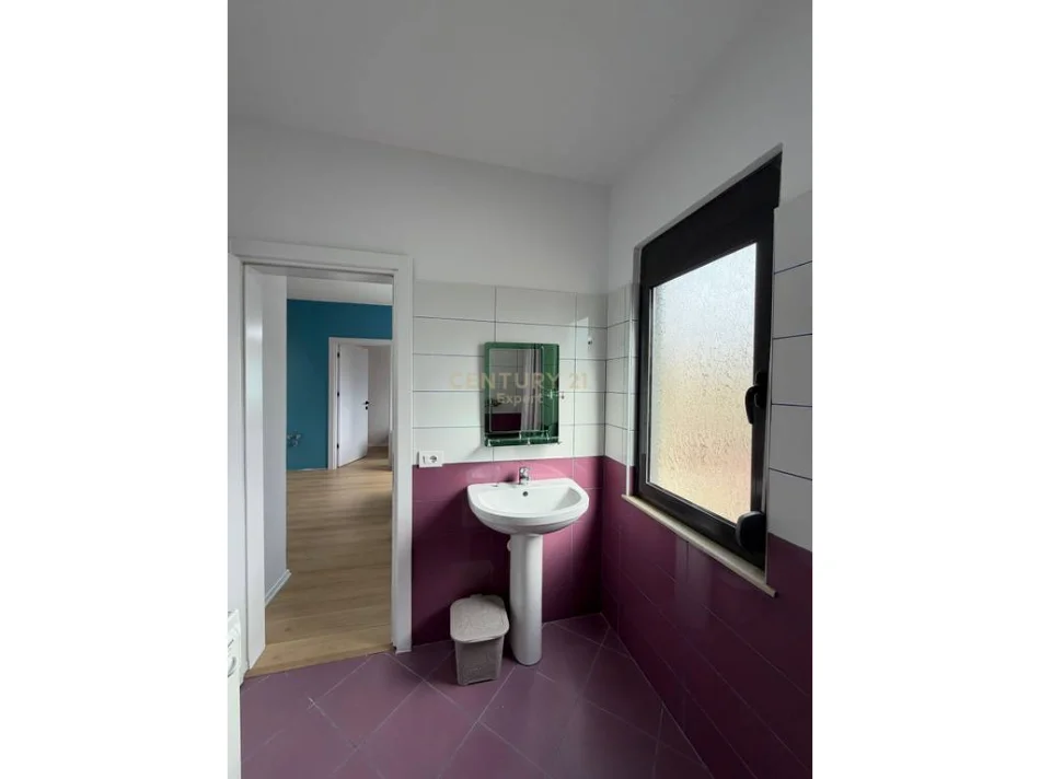 Tirane, shitet apartament 1+1 Kati 4, 40 m² 77.900 € 