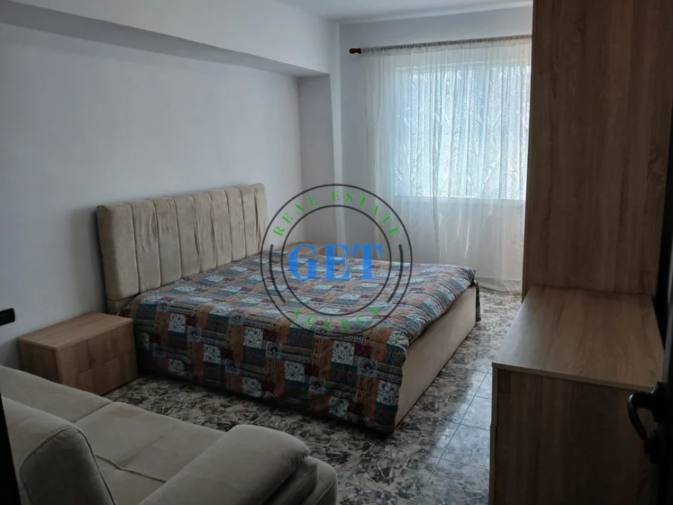 Durres, jepet me qera apartament 1+1 Kati 4, 56 m² 300 € (Spitali Amerikan)