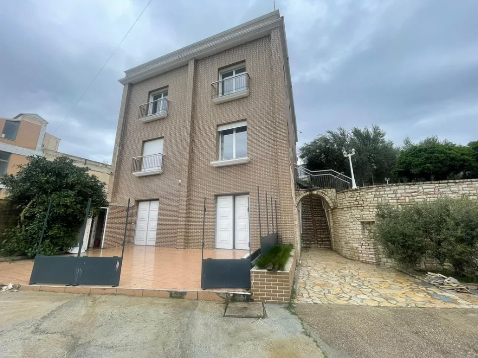 Vlore, shitet hotel Kati 2, 610 m² 400.000 € (Panaja)