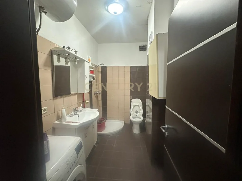 Tirane, shitet apartament Kati 6, 200.000 € 