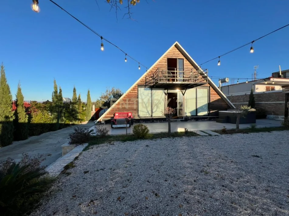 jepet me qera Vile 2+1+Ballkon Kati 2, 400 m² 700 € (Shkallnur,Durres)