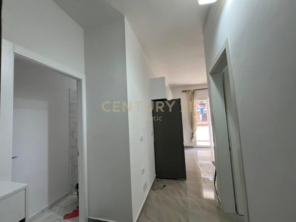 Durres, jepet me qera apartament 1+1 Kati 4, 52 m² 300 € (Golem)