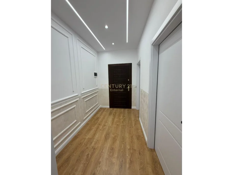 Tirane, shitet apartament 1+1 , 55 m² 109.000 € 