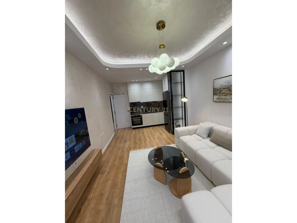 Tirane, shitet apartament 1+1 Kati 1, 55 m² 109.000 € (Yzberish)