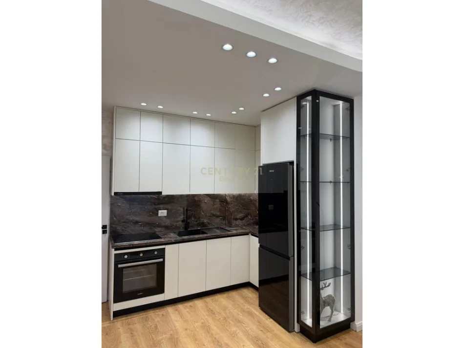 Tirane, shitet apartament 1+1 Kati 1, 55 m² 109.000 € (Yzberisht)