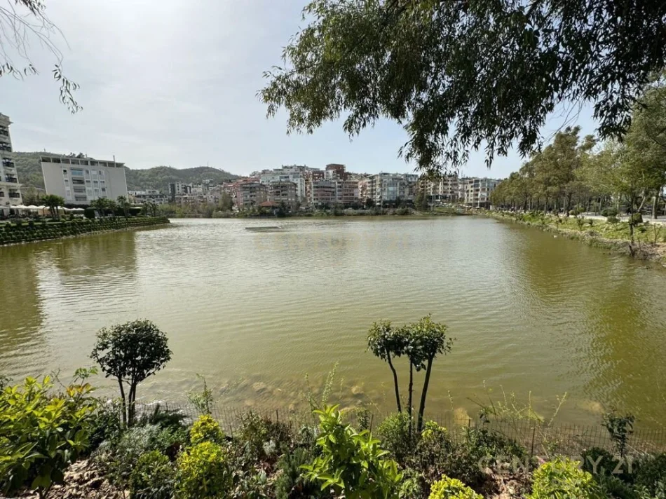 Tirane, shitet apartament 2+1+Ballkon Kati 5, 120 m² 295.000 € (liqeni i thate hamdi garunja)