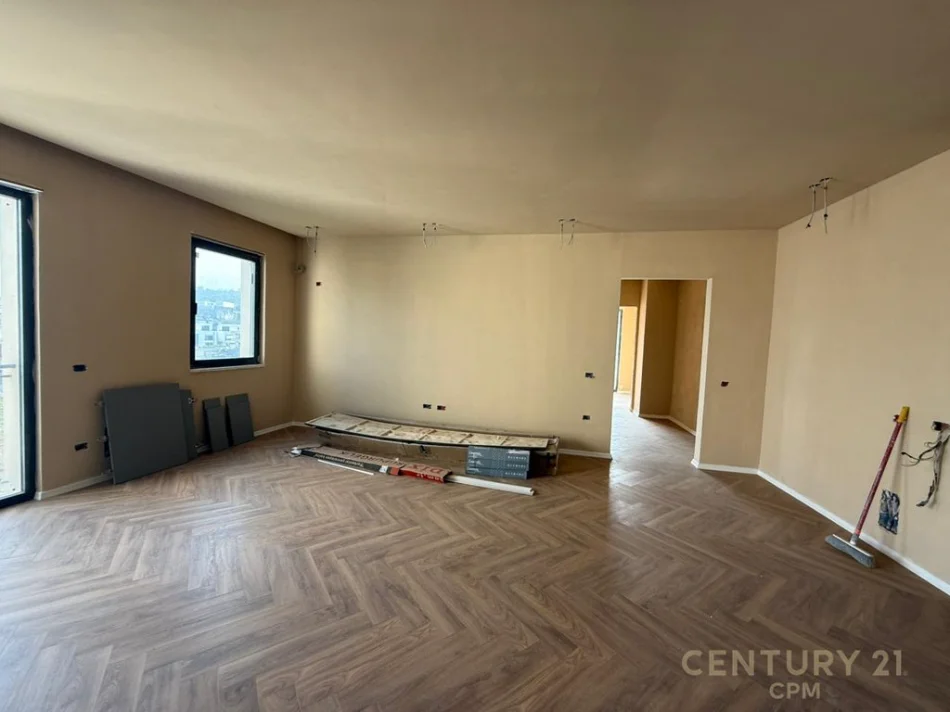 Tirane, shitet apartament 2+1+Ballkon Kati 5, 120 m² 295.000 € (liqeni i thate hamdi garunja)