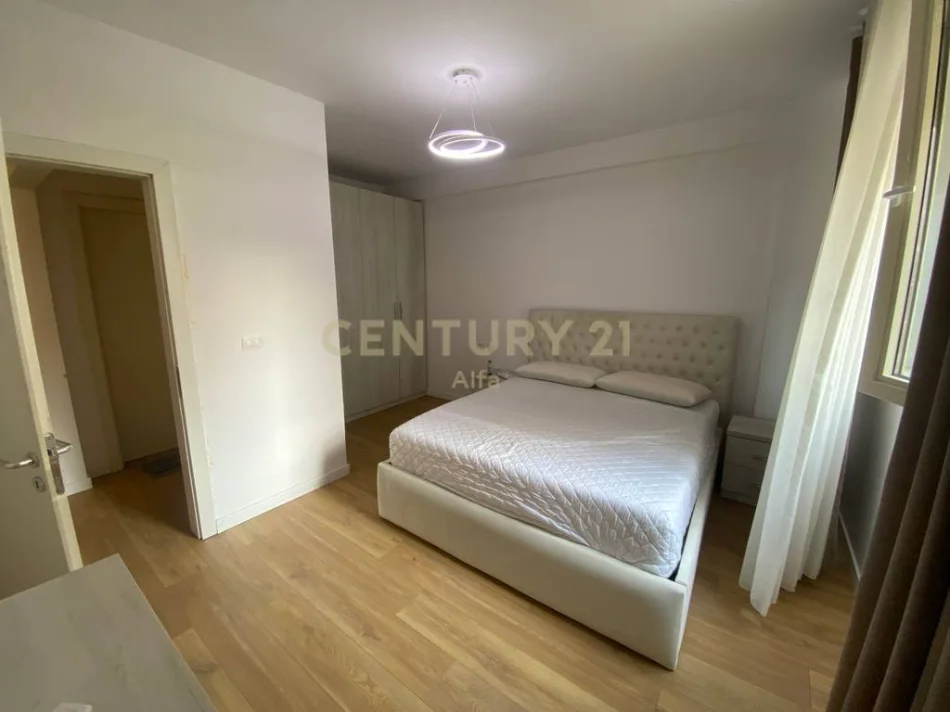 Tirane, shitet apartament 1+1+Ballkon Kati 1, 66 m² 98.000 € (shkoze)