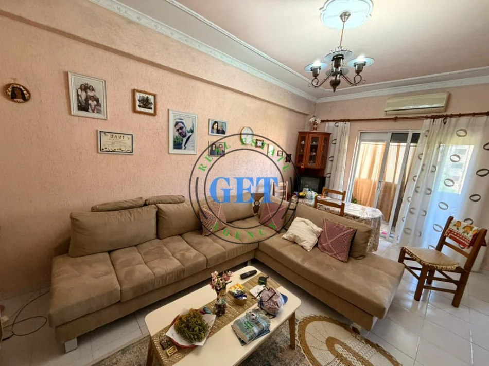 Durres, shitet apartament 2+1+Ballkon Kati 3, 87 m² 110.000 € (kryqi i kuq)