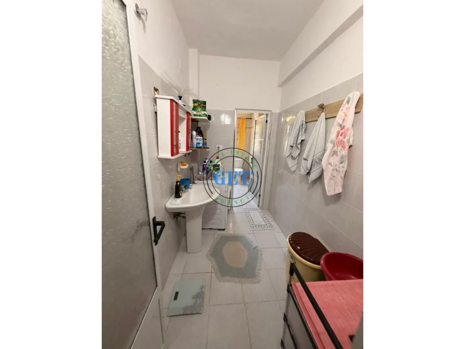 Durres, shitet apartament 2+1+Ballkon Kati 3, 87 m² 110.000 € (kryqi i kuq)