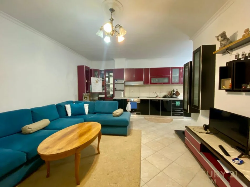 Tirane, shitet apartament 2+1 Kati 1, 92 m² 132.000 € (Astir)