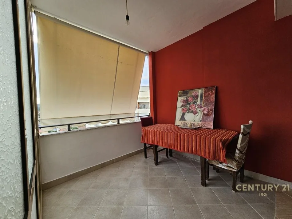 Tirane, shitet apartament 2+1 Kati 8, 95 m² 155.000 € (Pallatet Cabej)