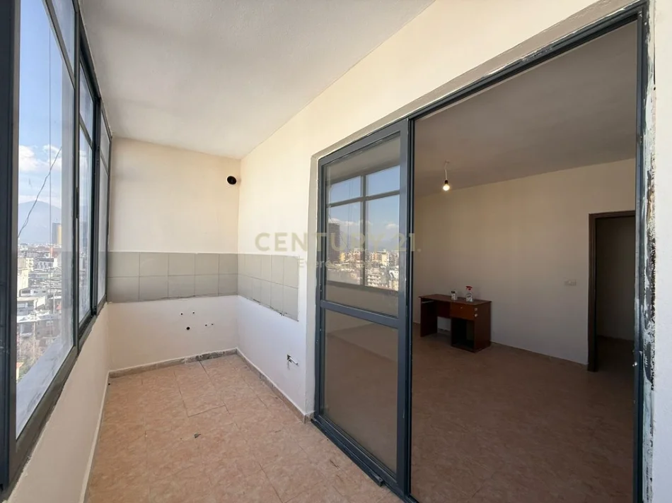 Tirane, shitet apartament Kati 11, 65 m² 140.000 € (Prane ish Parkut Nsharaku)