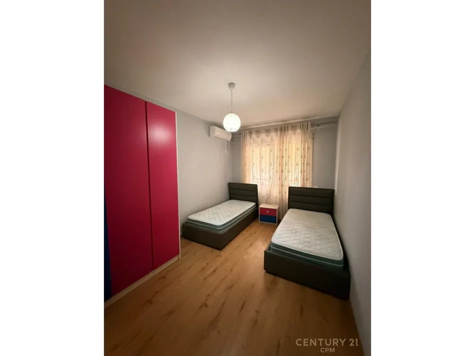 Tirane, shitet apartament 2+1+Ballkon Kati 3, 103 m² 285.000 € (Komuna e Parisit)