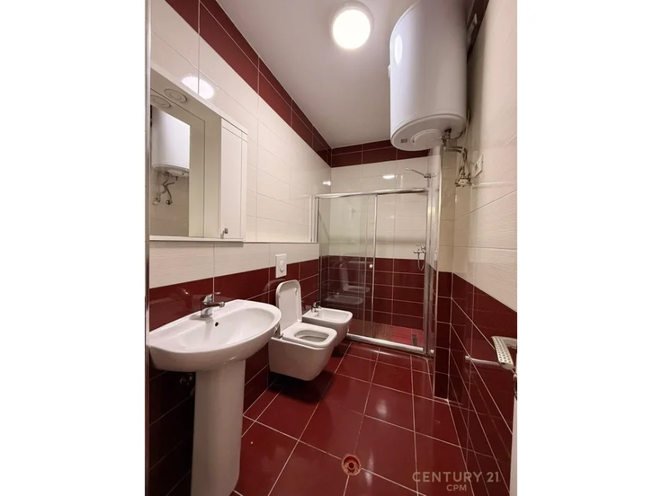 Tirane, shitet apartament 2+1+Ballkon Kati 3, 103 m² 285.000 € (Komuna e Parisit)