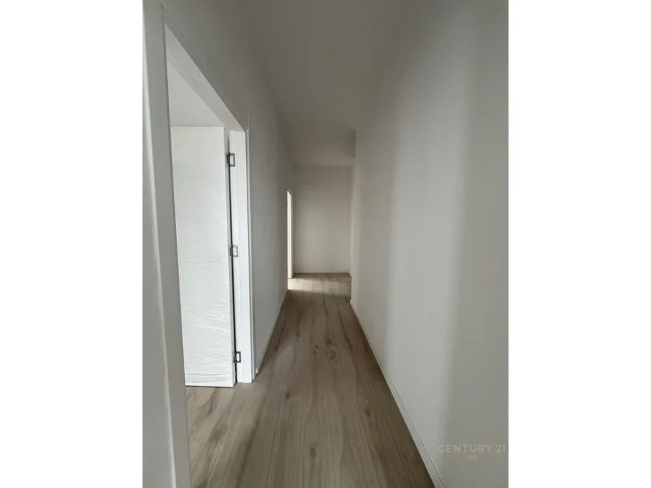 Tirane, shitet apartament 2+1+Ballkon Kati 4, 98 m² 200.000 € 